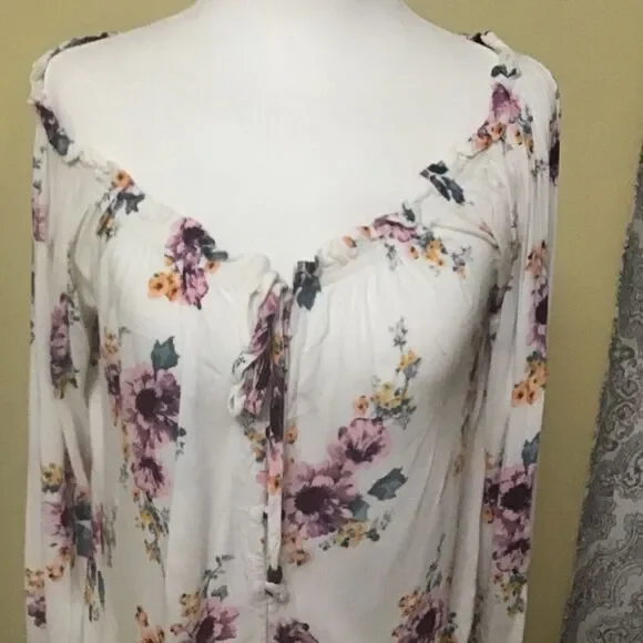 5/$50 Rewind White Floral Crop-Top Blouse Size Small - Picture 1 of 3